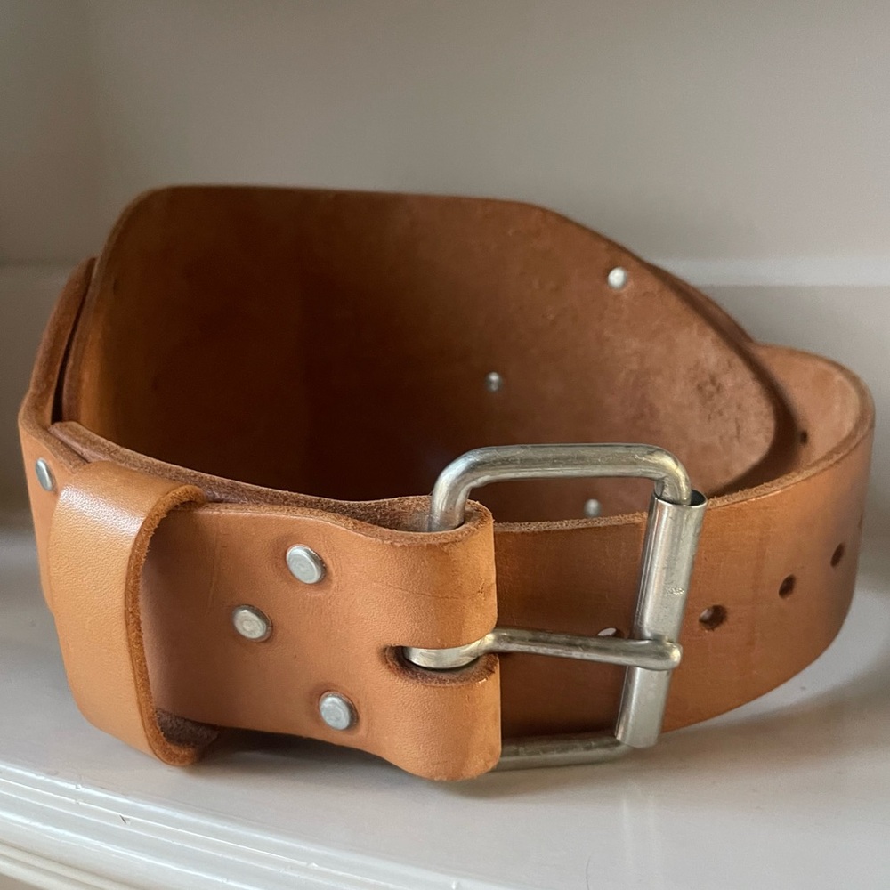 Weightlifting Belt Small 24 - 28 Heavy Duty Like New Altus Leather Athletic